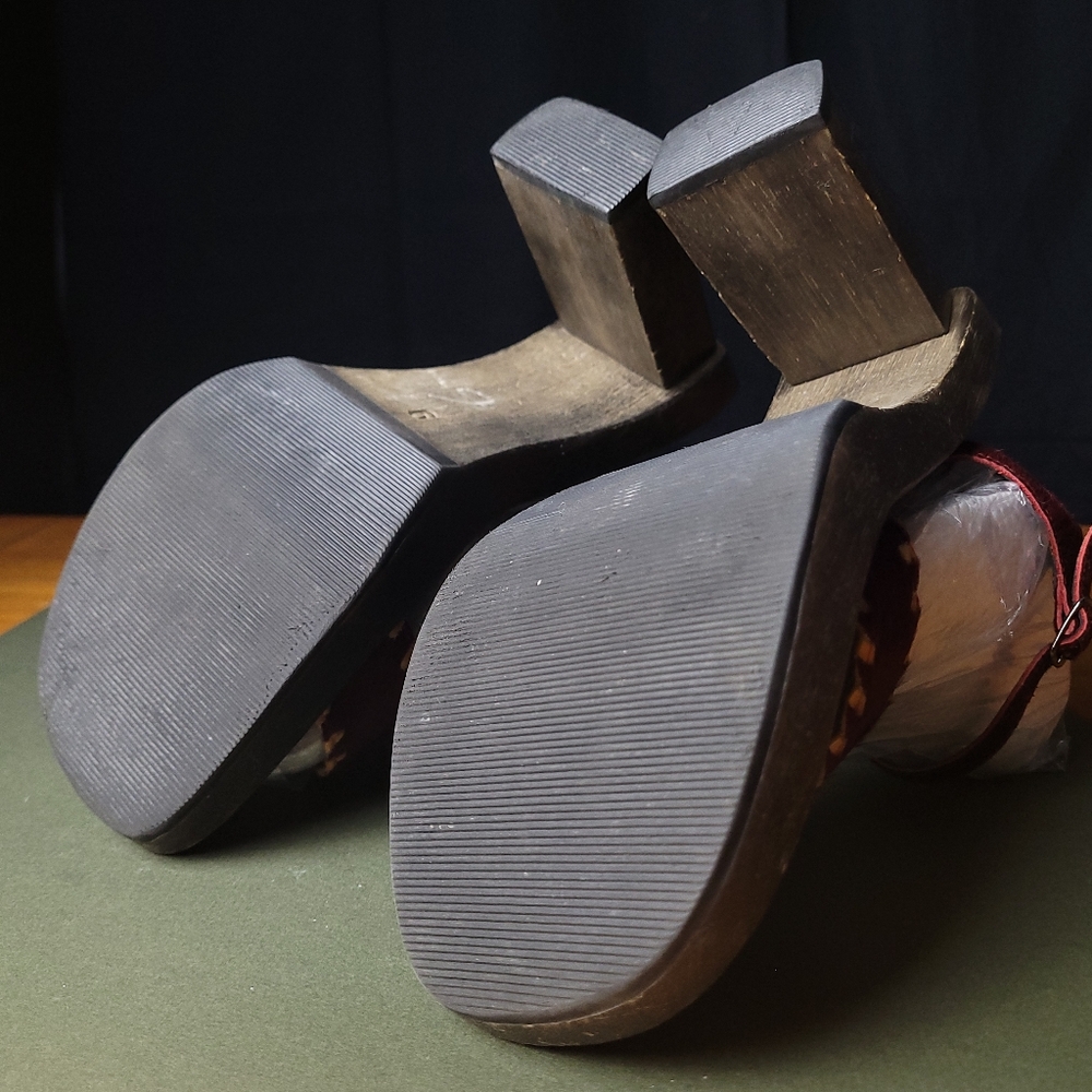 Shoes - Picture 3 of 3